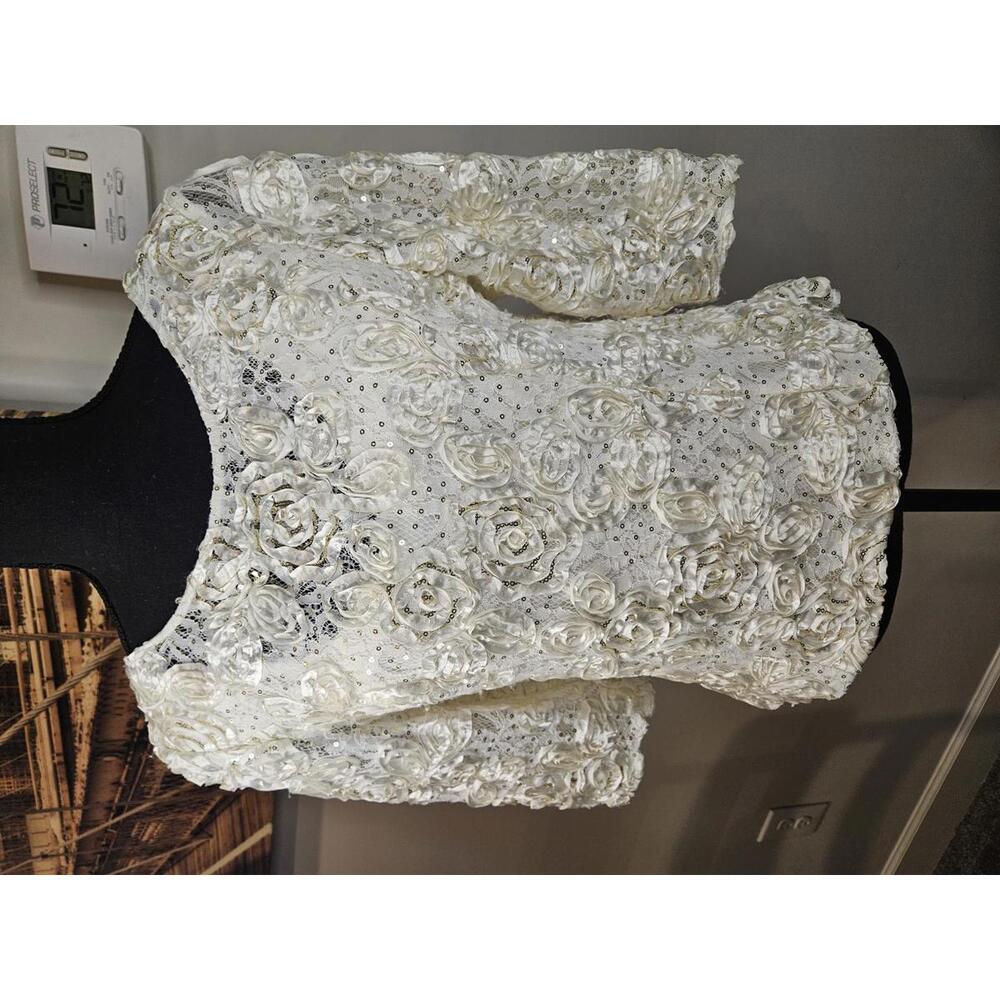 Elegant 3D Floral Lace Top in Ivory